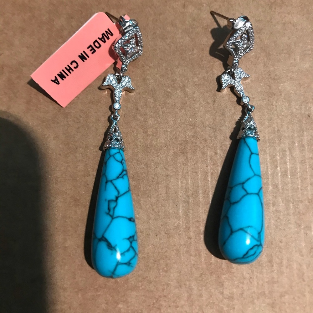 NWT💙 Blue & Silver earrings!